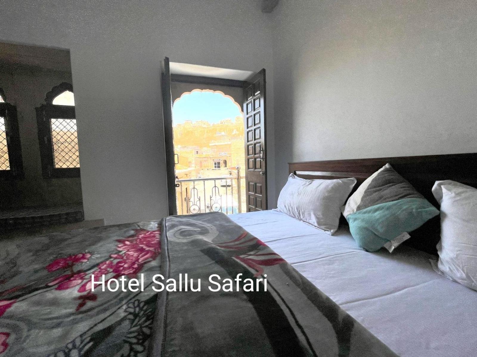 Hotel Sallu Safari Jaisalmer Oda fotoğraf
